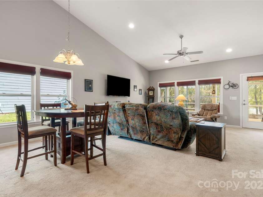 25566 Seagull Drive, Lancaster, SC 29720.  MLS# CAR4266015, YatesRealty ID 16645. Vaulted Great room 