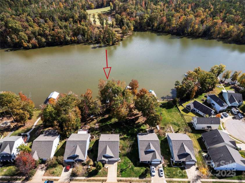 25566 Seagull Drive, Lancaster, SC 29720.  MLS# CAR4266015, YatesRealty ID 16645. Waterfront Ranch with included lawn care