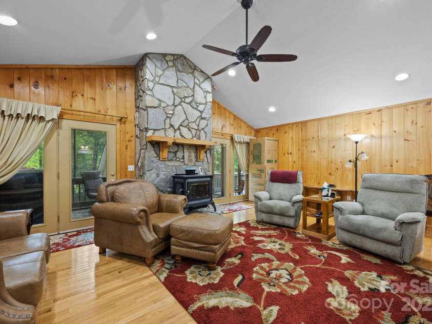 28 Foliage Trail, Waynesville, NC 28786.  MLS# CAR4265928, YatesRealty ID 16646. 