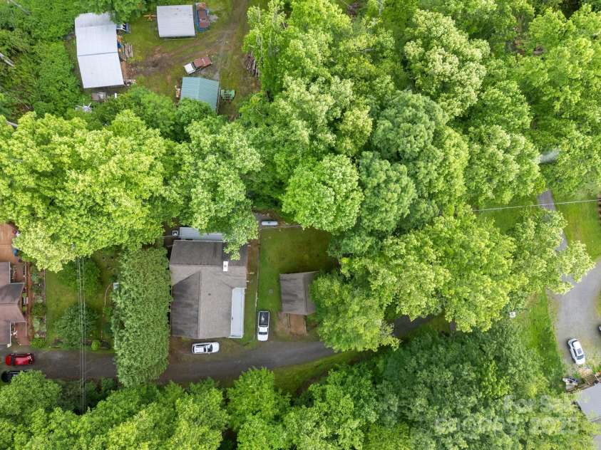 28 Foliage Trail, Waynesville, NC 28786.  MLS# CAR4265928, YatesRealty ID 16646. 