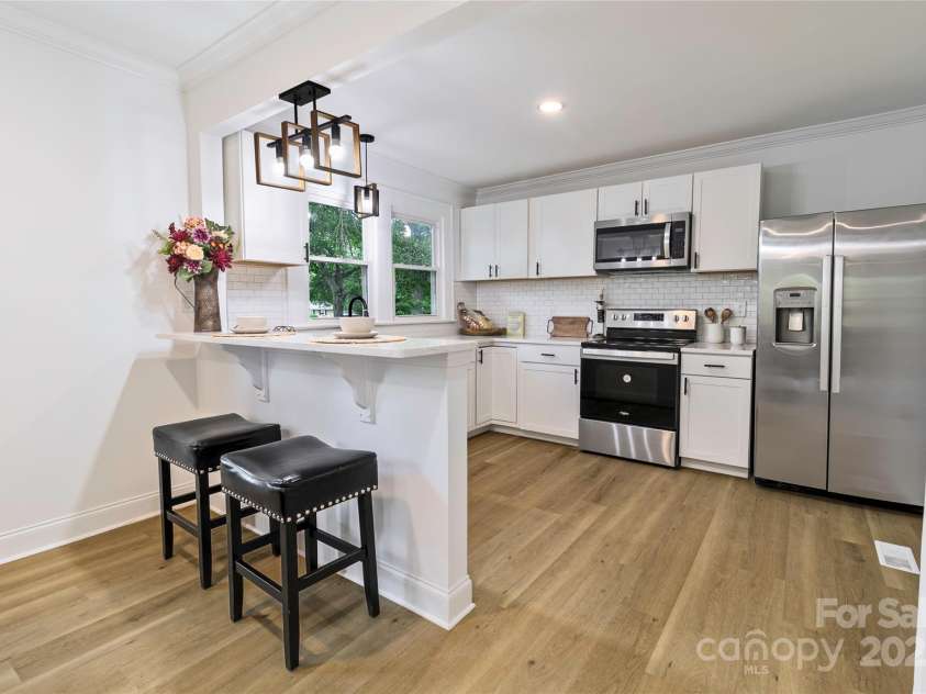 940 New Hope Road, Gastonia, NC 28054.  MLS# CAR4265950, YatesRealty ID 16647. 