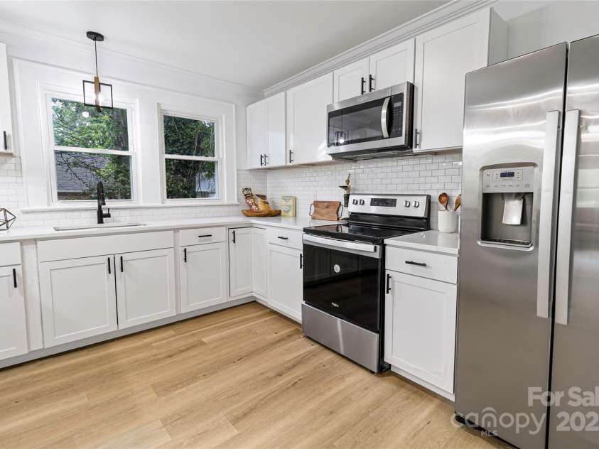 940 New Hope Road, Gastonia, NC 28054.  MLS# CAR4265950, YatesRealty ID 16647. 