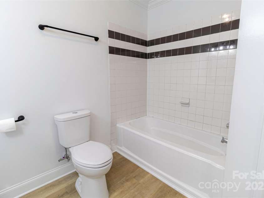 940 New Hope Road, Gastonia, NC 28054.  MLS# CAR4265950, YatesRealty ID 16647. 