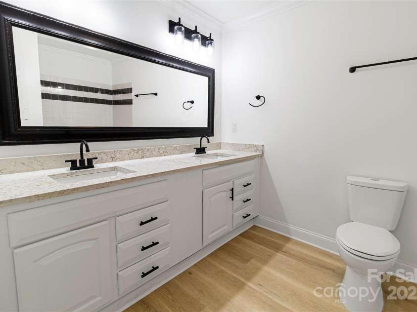 940 New Hope Road, Gastonia, NC 28054.  MLS# CAR4265950, YatesRealty ID 16647. 