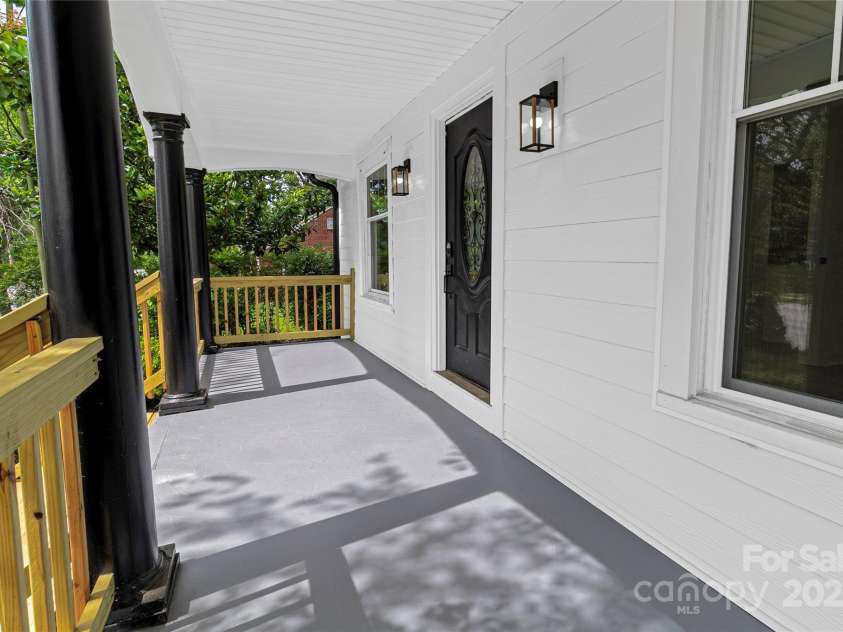 940 New Hope Road, Gastonia, NC 28054.  MLS# CAR4265950, YatesRealty ID 16647. 