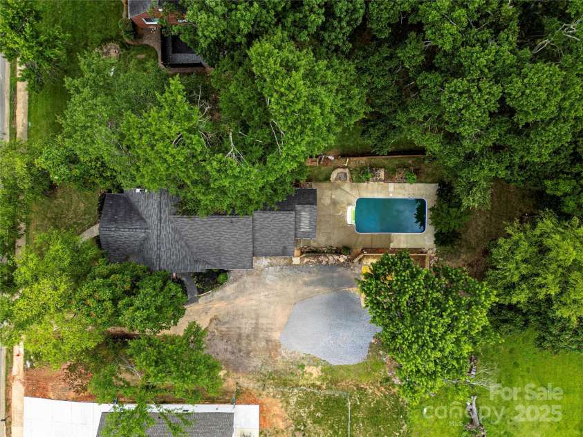 940 New Hope Road, Gastonia, NC 28054.  MLS# CAR4265950, YatesRealty ID 16647. 