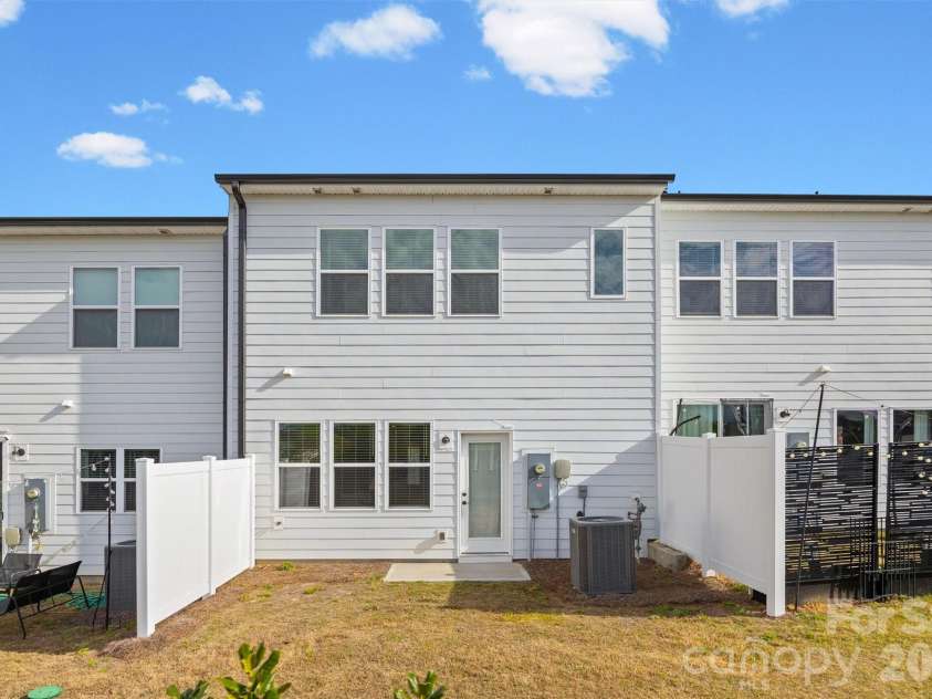 217 Brooks Springs Drive, Fort Mill, SC 29708.  MLS# CAR4363575, YatesRealty ID 16648. 