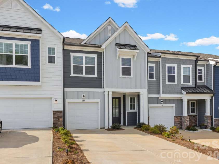 217 Brooks Springs Drive, Fort Mill, SC 29708.  MLS# CAR4363575, YatesRealty ID 16648. 