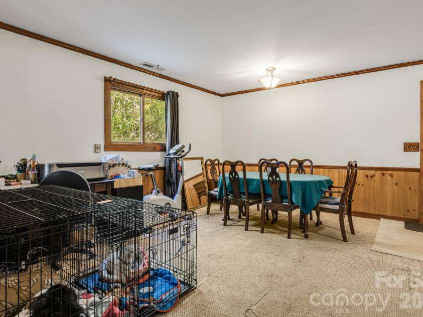 34 Tipperary Drive, Asheville, NC 28806.  MLS# CAR4362120, YatesRealty ID 16649. 
