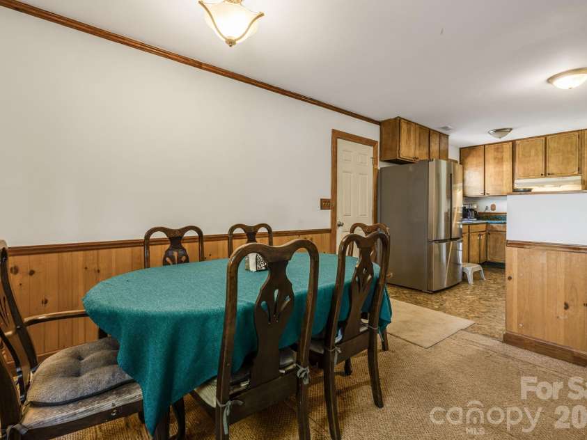 34 Tipperary Drive, Asheville, NC 28806.  MLS# CAR4362120, YatesRealty ID 16649. 