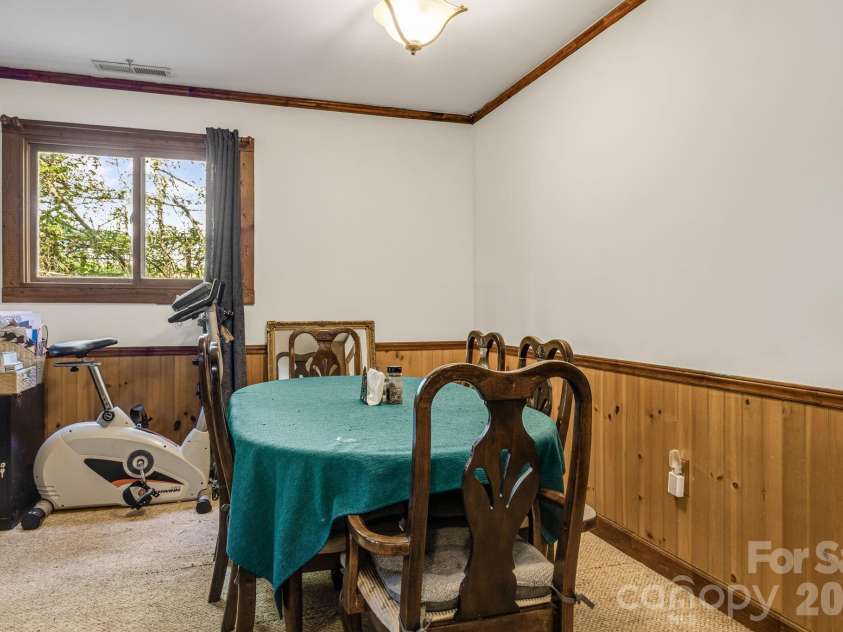34 Tipperary Drive, Asheville, NC 28806.  MLS# CAR4362120, YatesRealty ID 16649. 