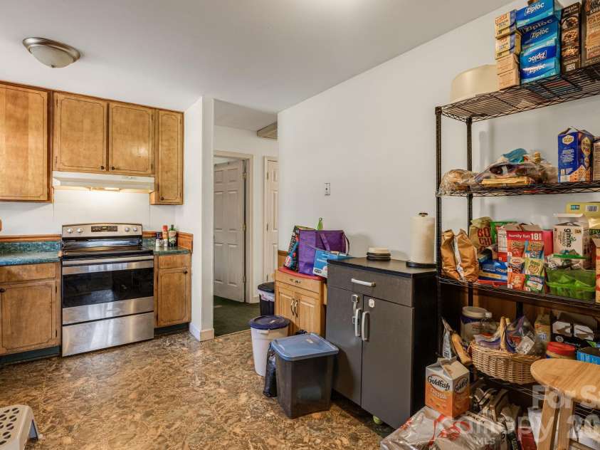 34 Tipperary Drive, Asheville, NC 28806.  MLS# CAR4362120, YatesRealty ID 16649. 