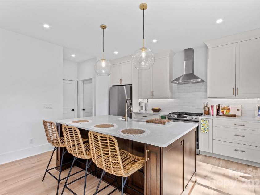 123 Ensign Place, Mooresville, NC 28117.  MLS# CAR4283762, YatesRealty ID 1665. 