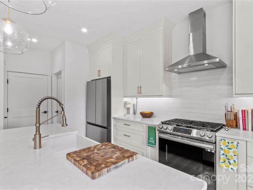 123 Ensign Place, Mooresville, NC 28117.  MLS# CAR4283762, YatesRealty ID 1665. 