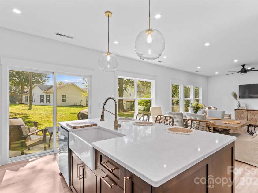 123 Ensign Place, Mooresville, NC 28117.  MLS# CAR4283762, YatesRealty ID 1665. 