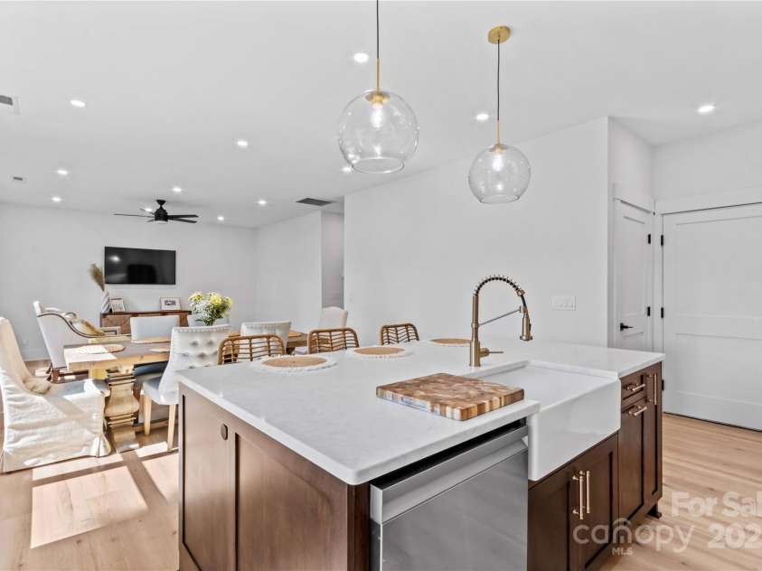 123 Ensign Place, Mooresville, NC 28117.  MLS# CAR4283762, YatesRealty ID 1665. 