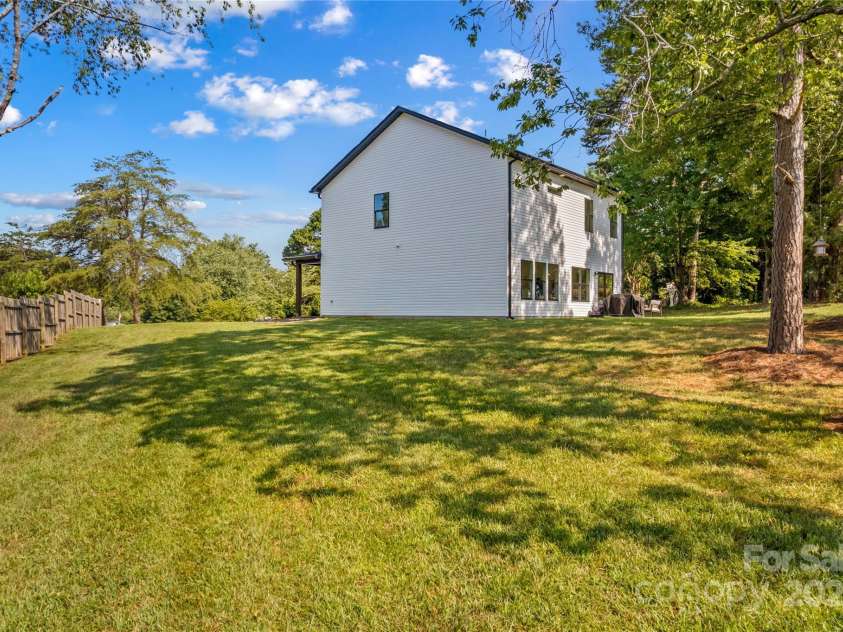 123 Ensign Place, Mooresville, NC 28117.  MLS# CAR4283762, YatesRealty ID 1665. 