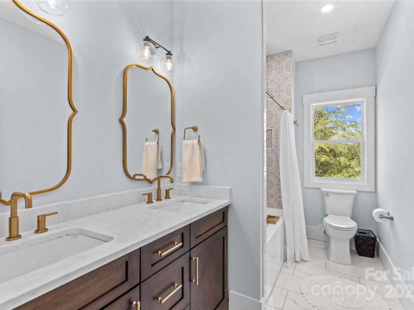 123 Ensign Place, Mooresville, NC 28117.  MLS# CAR4283762, YatesRealty ID 1665. Bathroom 2