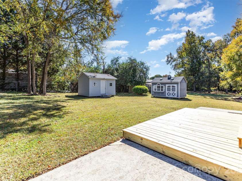 709 Robin Avenue, Kannapolis, NC 28081.  MLS# CAR4315388, YatesRealty ID 16650. 
