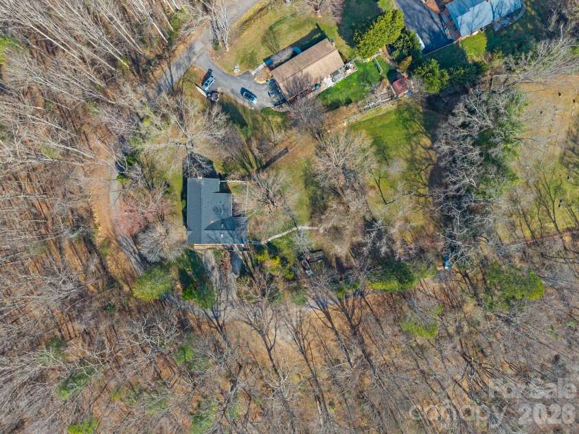 33 Fairfield Drive, Candler, NC 28715.  MLS# CAR4329964, YatesRealty ID 16651. 