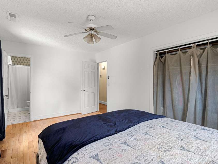 33 Fairfield Drive, Candler, NC 28715.  MLS# CAR4329964, YatesRealty ID 16651. Bedroom