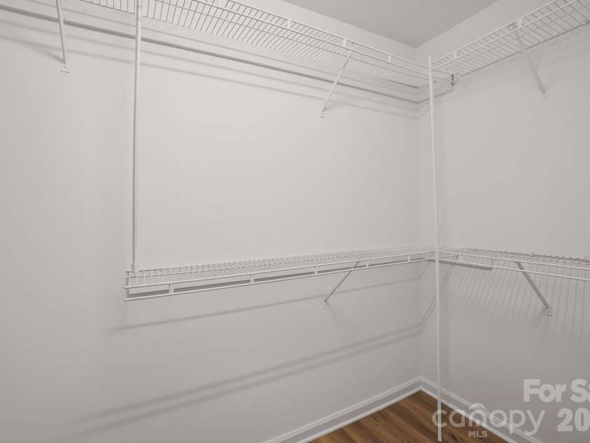 1629 Oak Knoll Lane, Charlotte, NC 28214.  MLS# CAR4367286, YatesRealty ID 16652. 
