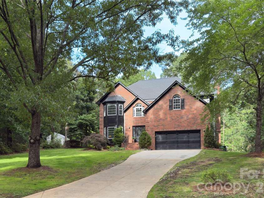 3919 Cherrybrook Drive, Mint Hill, NC 28227.  MLS# CAR4361904, YatesRealty ID 16653. 