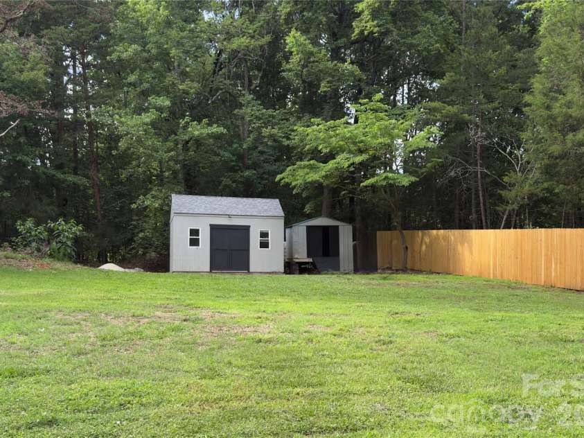 3919 Cherrybrook Drive, Mint Hill, NC 28227.  MLS# CAR4361904, YatesRealty ID 16653. 