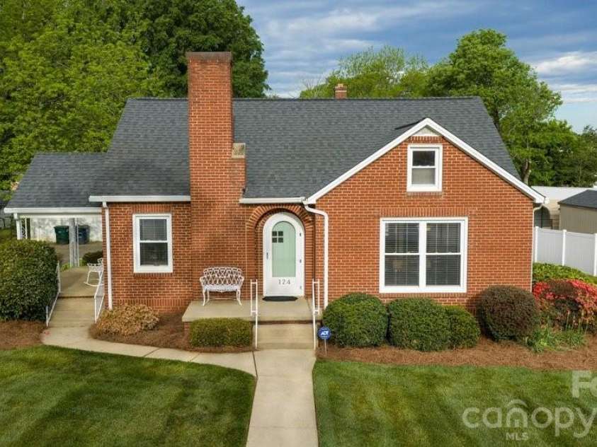 124 Rumple Street, Troutman, NC 28166.  MLS# CAR4372902, YatesRealty ID 16654. 