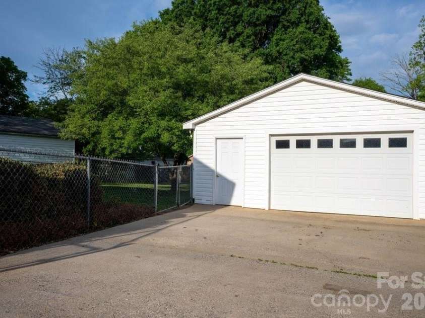 124 Rumple Street, Troutman, NC 28166.  MLS# CAR4372902, YatesRealty ID 16654. 