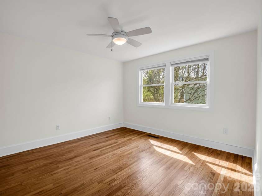 212 Vance Avenue, Black Mountain, NC 28711.  MLS# CAR4367004, YatesRealty ID 16655. Guest room.