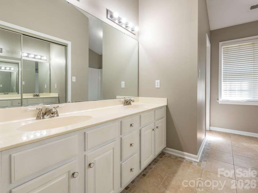 11709 Borchetta Drive, Charlotte, NC 28277.  MLS# CAR4366658, YatesRealty ID 16657. 