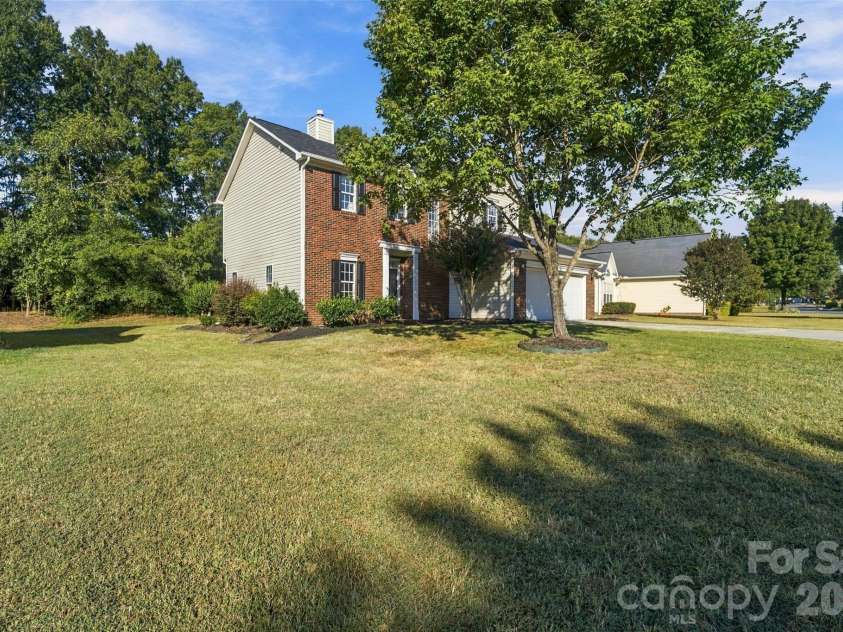 11709 Borchetta Drive, Charlotte, NC 28277.  MLS# CAR4429029, YatesRealty ID 16657. 