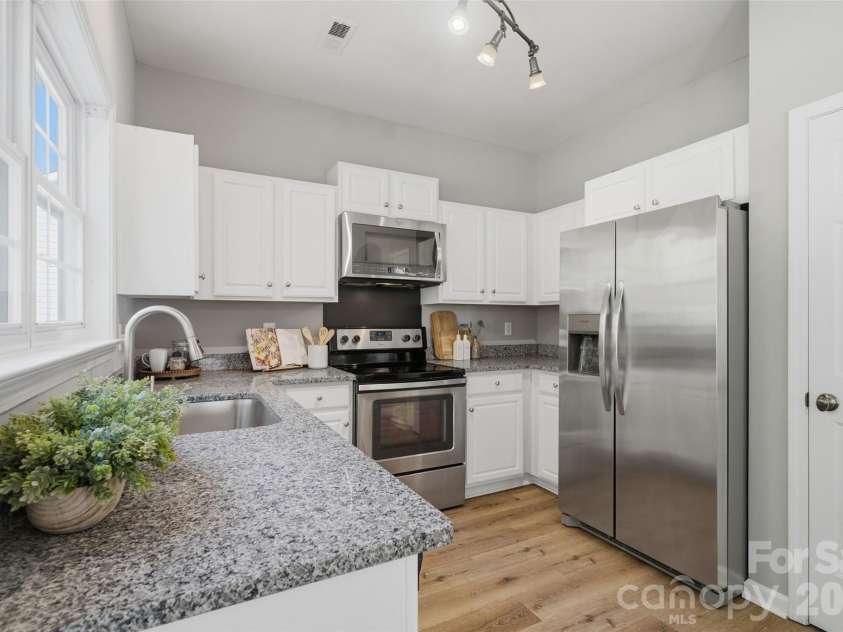 11709 Borchetta Drive, Charlotte, NC 28277.  MLS# CAR4429029, YatesRealty ID 16657. 