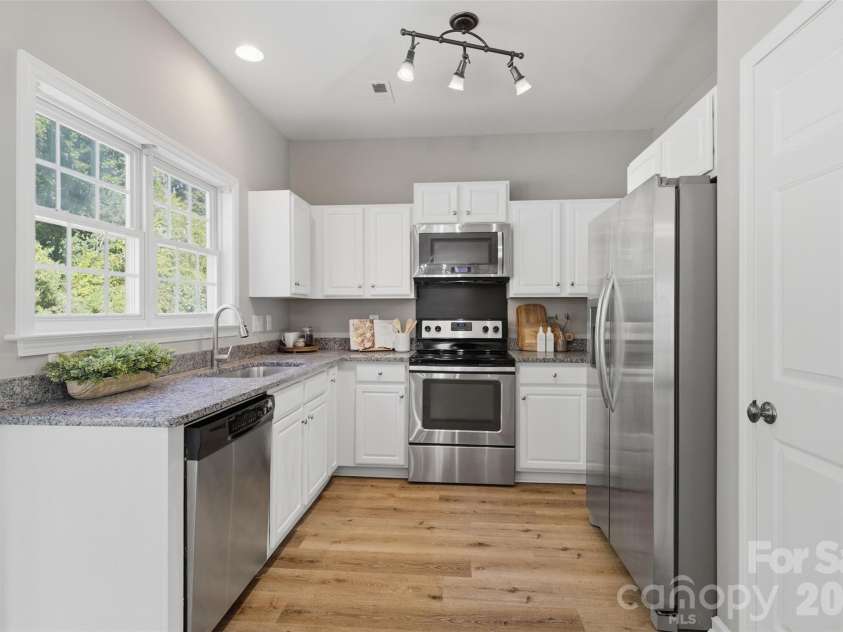 11709 Borchetta Drive, Charlotte, NC 28277.  MLS# CAR4429029, YatesRealty ID 16657. 