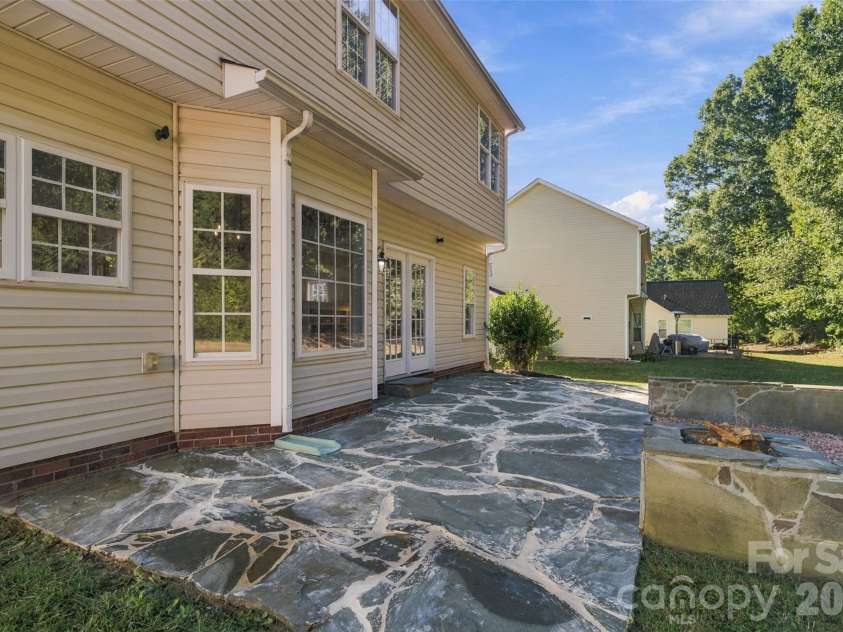 11709 Borchetta Drive, Charlotte, NC 28277.  MLS# CAR4429029, YatesRealty ID 16657. 