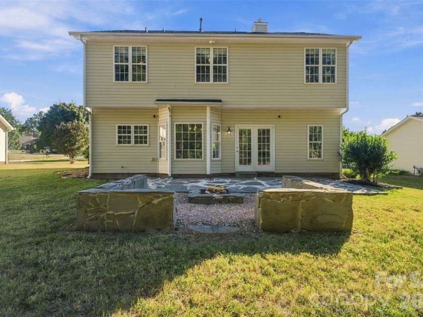 11709 Borchetta Drive, Charlotte, NC 28277.  MLS# CAR4429029, YatesRealty ID 16657. 