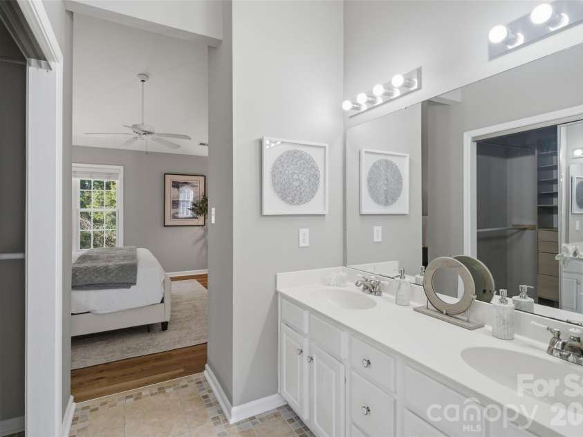 11709 Borchetta Drive, Charlotte, NC 28277.  MLS# CAR4429029, YatesRealty ID 16657. 