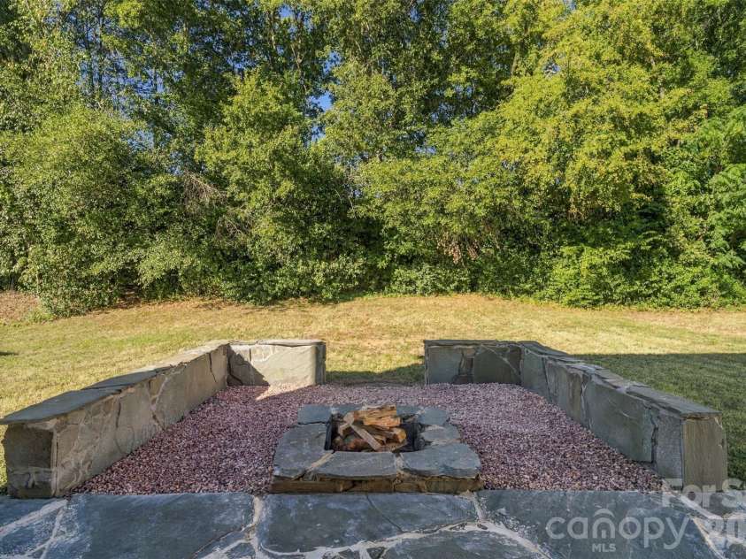 11709 Borchetta Drive, Charlotte, NC 28277.  MLS# CAR4429029, YatesRealty ID 16657. 