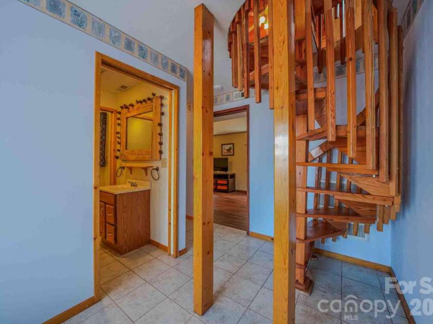 1463 Apple Creek Road, Waynesville, NC 28786.  MLS# CAR4349343, YatesRealty ID 16658. 