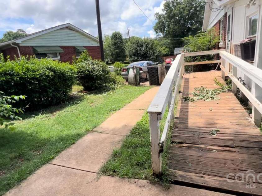 4414 Birkdale Drive, Charlotte, NC 28208.  MLS# CAR4261257, YatesRealty ID 16659. 