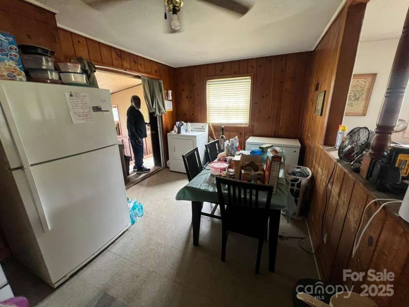 4414 Birkdale Drive, Charlotte, NC 28208.  MLS# CAR4261257, YatesRealty ID 16659. 