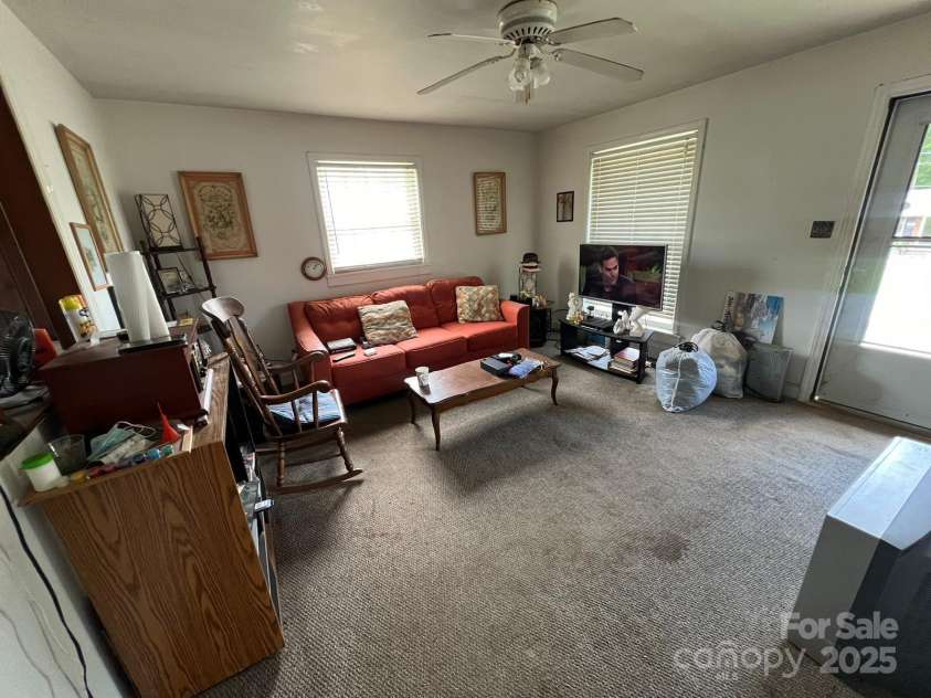 4414 Birkdale Drive, Charlotte, NC 28208.  MLS# CAR4261257, YatesRealty ID 16659. 