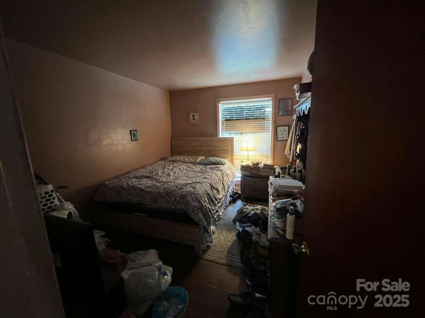 4414 Birkdale Drive, Charlotte, NC 28208.  MLS# CAR4261257, YatesRealty ID 16659. 