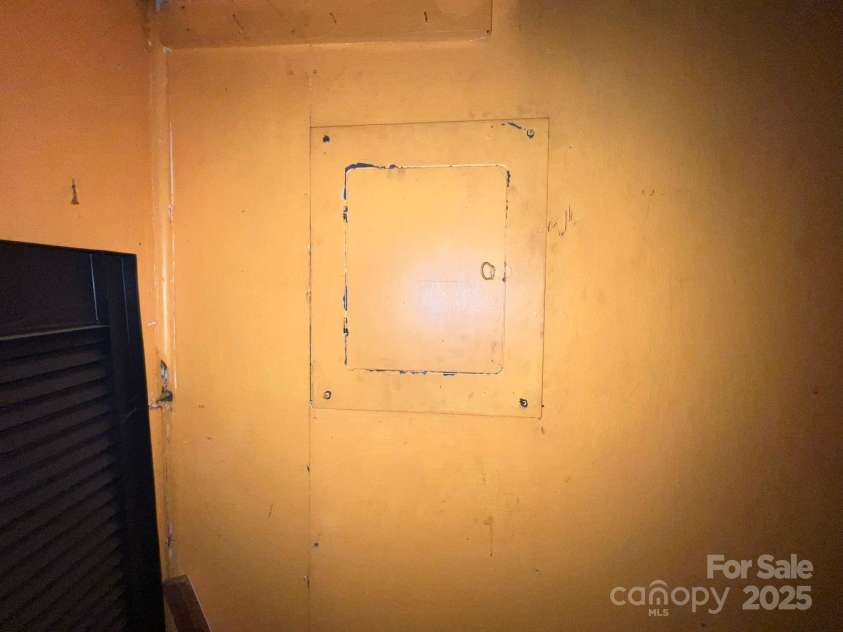 4414 Birkdale Drive, Charlotte, NC 28208.  MLS# CAR4261257, YatesRealty ID 16659. 