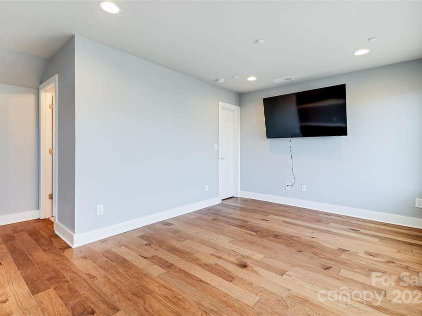 2123 Isom Street, Charlotte, NC 28208.  MLS# CAR4226321, YatesRealty ID 1666. Flex space/bedroom