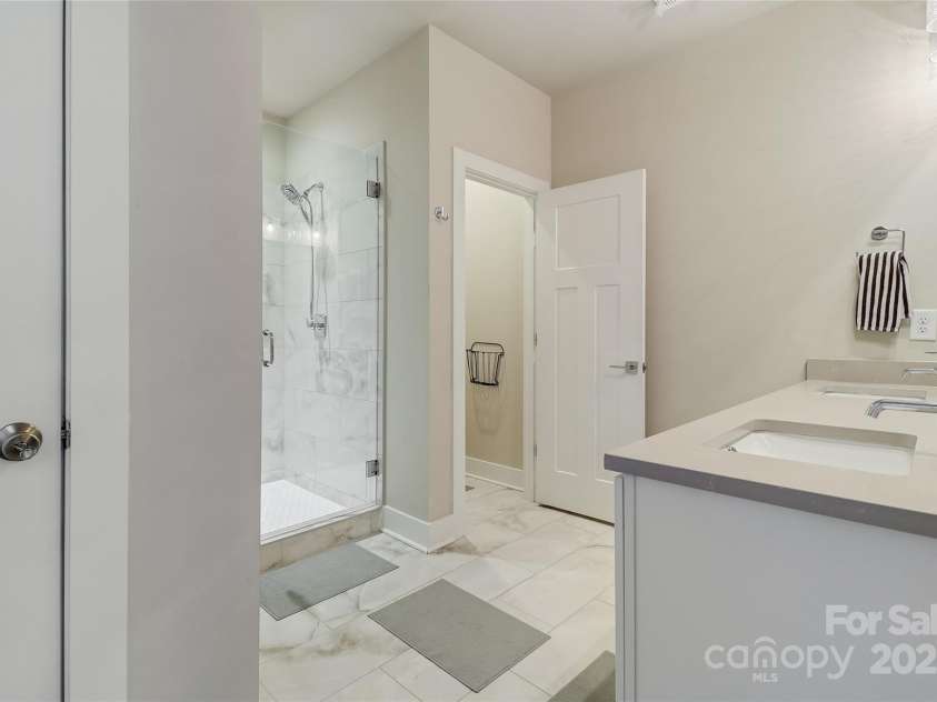 2123 Isom Street, Charlotte, NC 28208.  MLS# CAR4226321, YatesRealty ID 1666. Primary bathroom