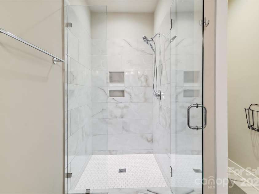 2123 Isom Street, Charlotte, NC 28208.  MLS# CAR4226321, YatesRealty ID 1666. Primary bathroom