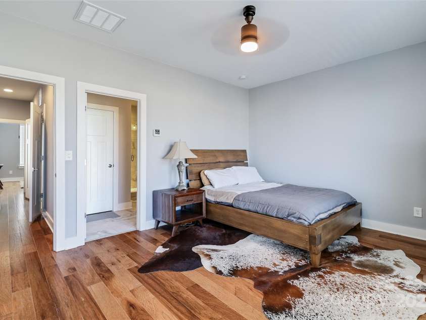 2123 Isom Street, Charlotte, NC 28208.  MLS# CAR4226321, YatesRealty ID 1666. Primary bedroom