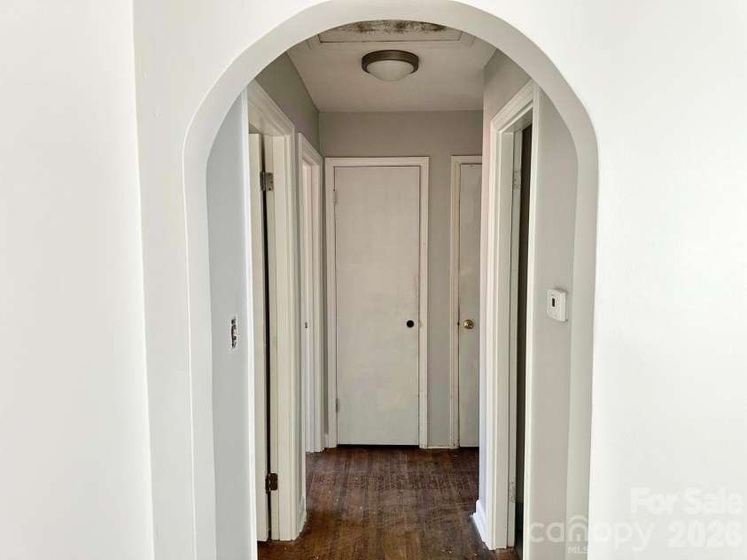 310 Hollis Road, Charlotte, NC 28209.  MLS# CAR4343083, YatesRealty ID 1666. 